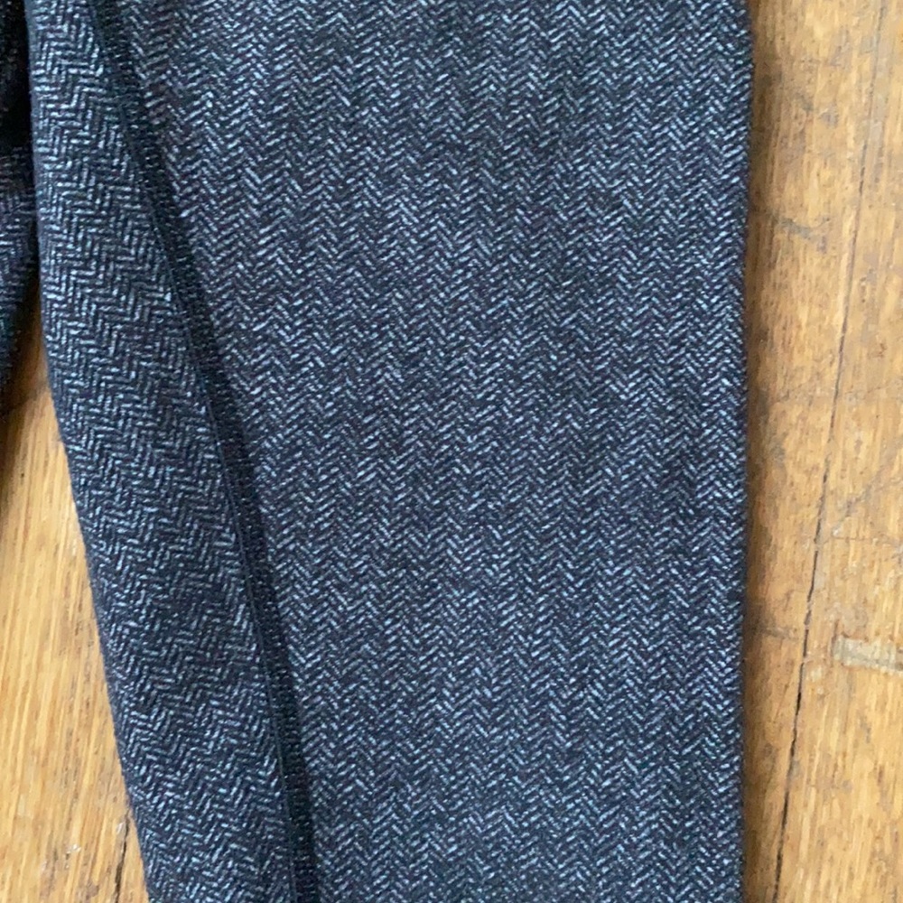 Great Condition! Lululemon Grey Patterned Leggings - image 2